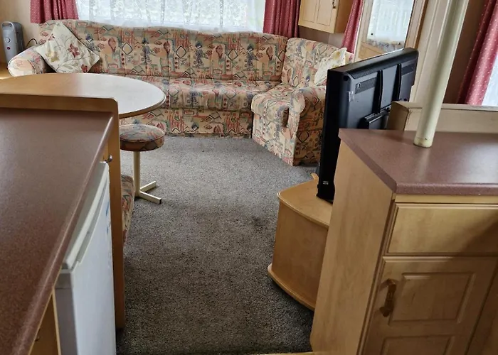 Beachside Caravan, Family-Friendly, Wifi